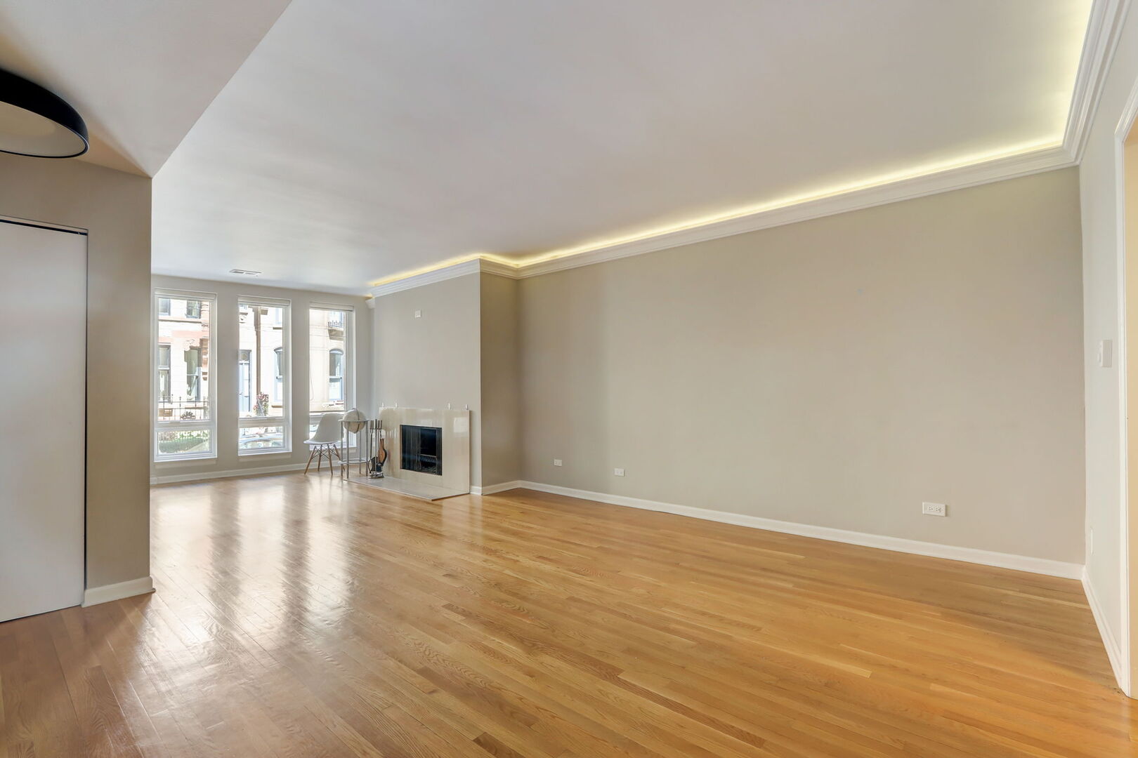 39 E Schiller Street 1E