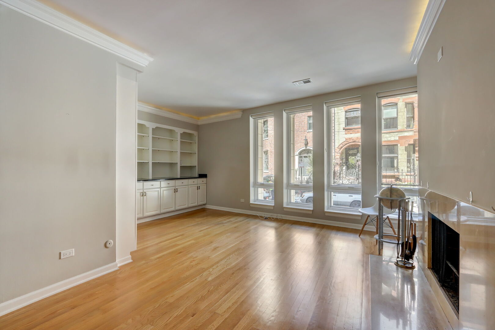 39 E Schiller Street 1E