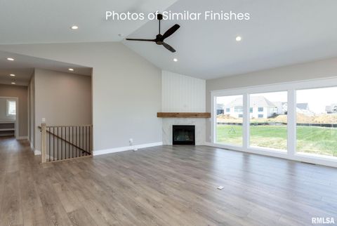 Tiny photo for 11 Viola Drive, Le Claire, IA 52753 (MLS # QC4267793)