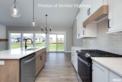 Tiny photo for 11 Viola Drive, Le Claire, IA 52753 (MLS # QC4267793)