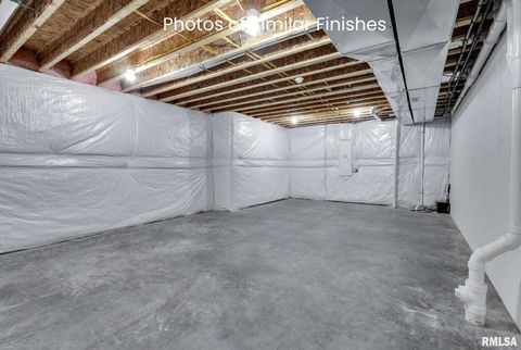 Tiny photo for 11 Viola Drive, Le Claire, IA 52753 (MLS # QC4267793)