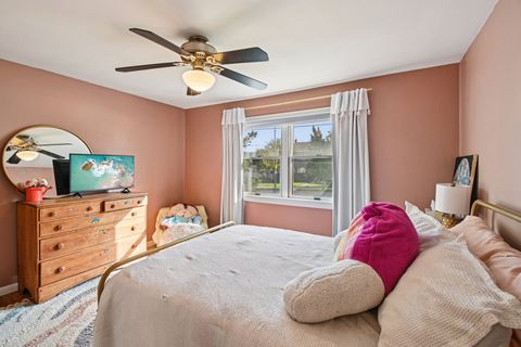 Tiny photo for 694 S York Street, Elmhurst, IL 60126 (MLS # 12501143)