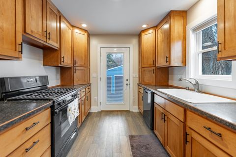 Tiny photo for 917 WILLARD Avenue, Rockford, IL 61101 (MLS # 12523836)