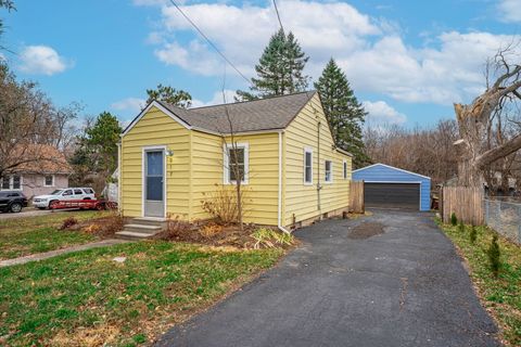 Photo of 917 WILLARD Avenue, Rockford, IL 61101 (MLS # 12523836)