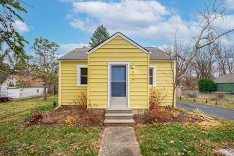 Tiny photo for 917 WILLARD Avenue, Rockford, IL 61101 (MLS # 12523836)