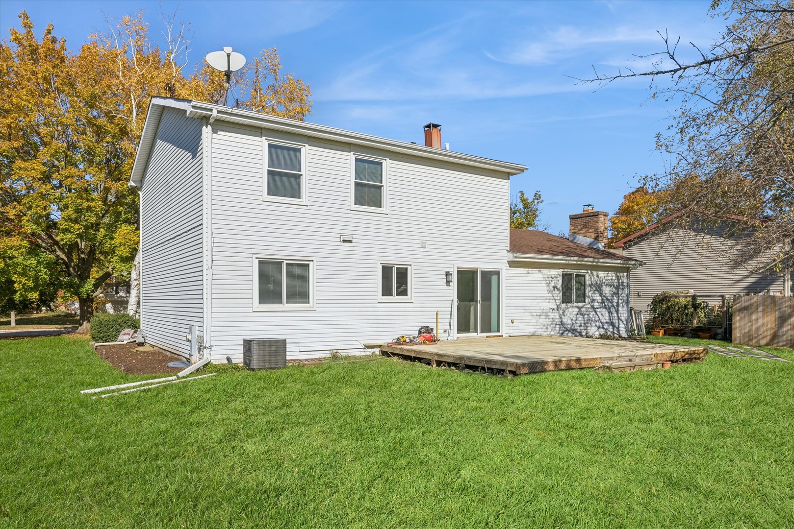 Crystal Lake, Illinois 60014, United States, 3 Bedrooms Bedrooms, ,3 BathroomsBathrooms,Residential,Active,234855