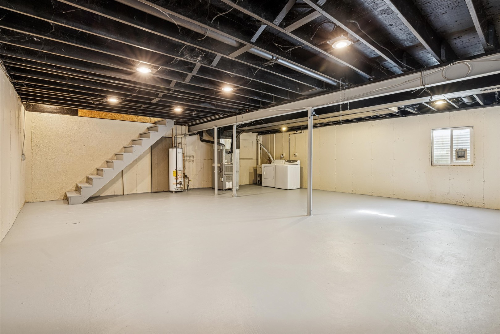 Crystal Lake, Illinois 60014, United States, 3 Bedrooms Bedrooms, ,3 BathroomsBathrooms,Residential,Active,234855