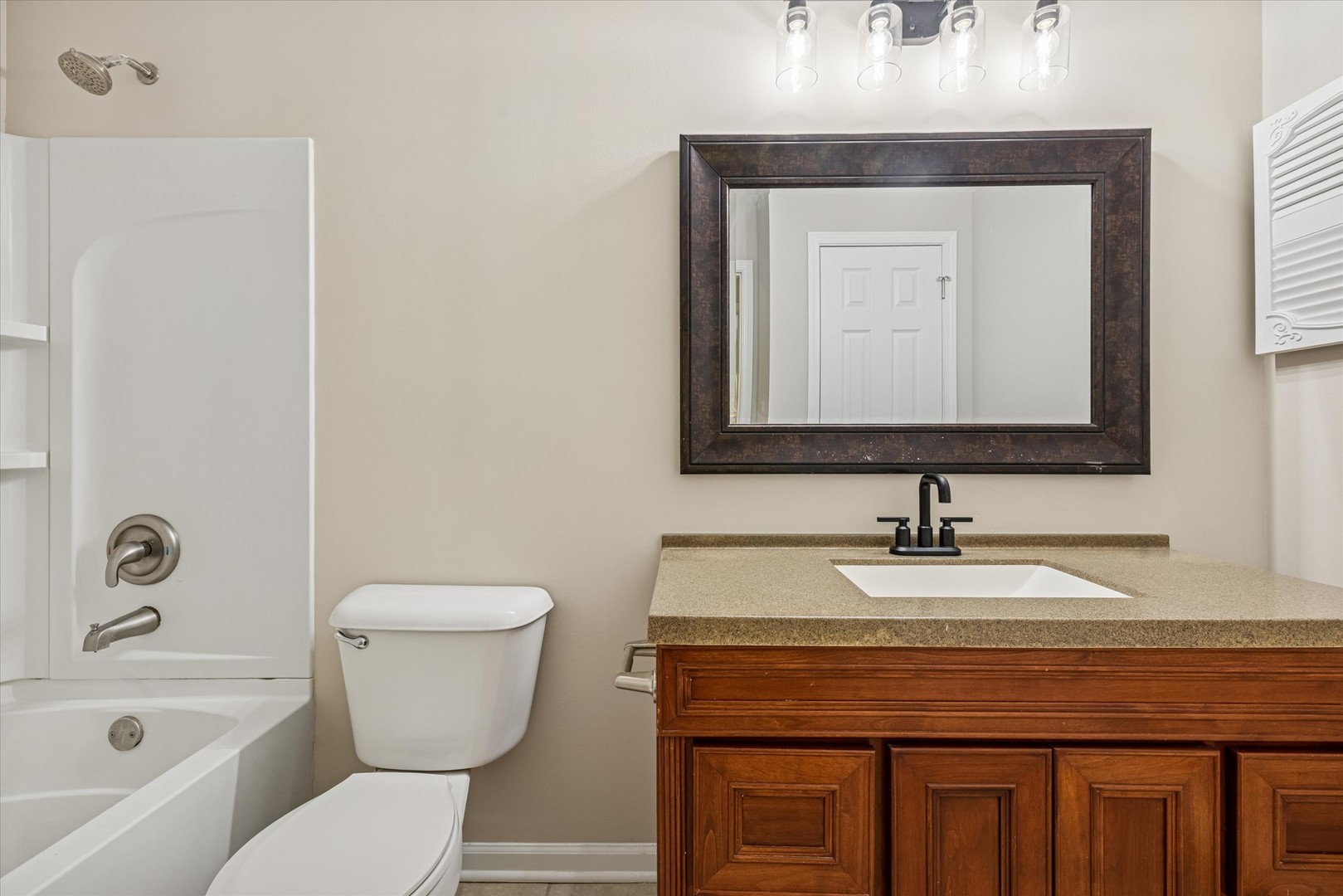 Crystal Lake, Illinois 60014, United States, 3 Bedrooms Bedrooms, ,3 BathroomsBathrooms,Residential,Active,234855