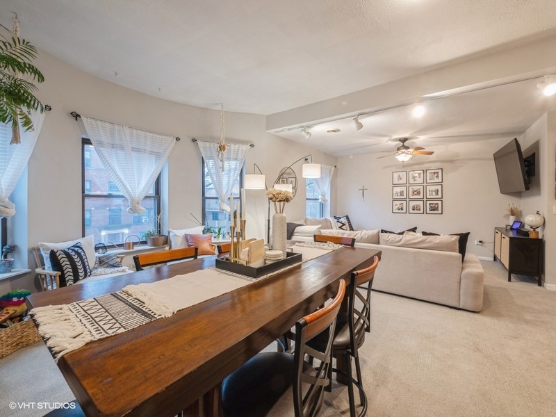 1038 W Byron Street 2E