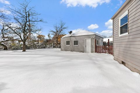 Tiny photo for 1105 Woodlawn Circle, Waukegan, IL 60085 (MLS # 12556045)