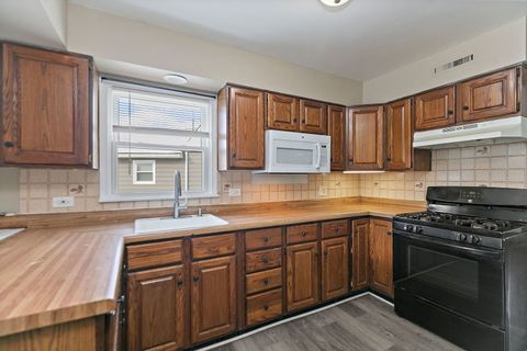 Tiny photo for 1105 Woodlawn Circle, Waukegan, IL 60085 (MLS # 12556045)