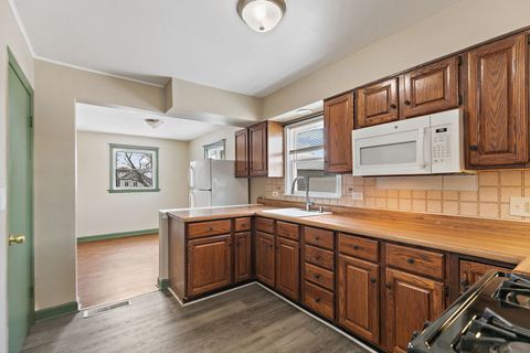 Tiny photo for 1105 Woodlawn Circle, Waukegan, IL 60085 (MLS # 12556045)