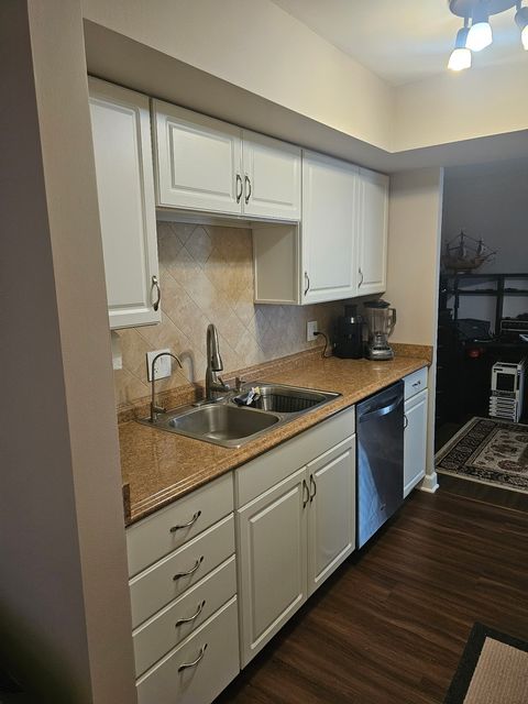 Tiny photo for 850 Wellington Avenue #415, Elk Grove Village, IL 60007 (MLS # 12529882)