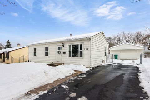 Tiny photo for 308 Macgregor Road, Lockport, IL 60441 (MLS # 12527456)