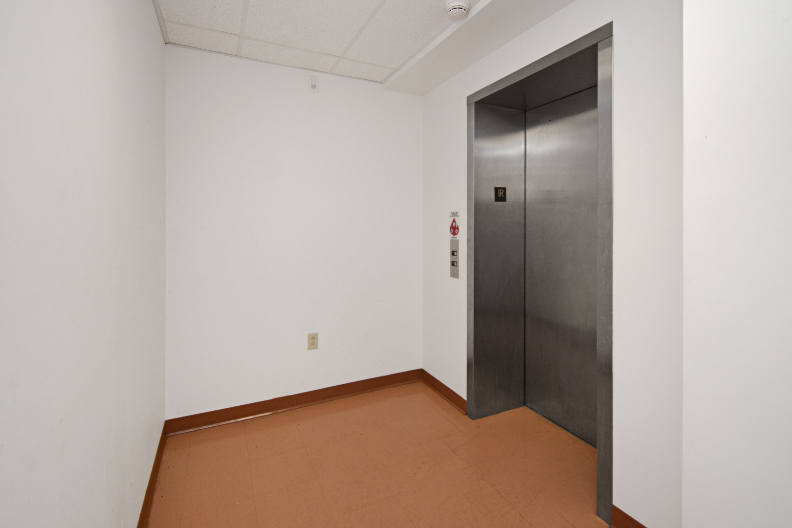 Bloomington, Illinois 61701, United States, ,Commercial,Active,143632