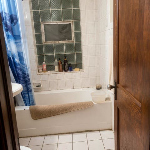 Tiny photo for 7608 S Ridgeland Avenue, Chicago, IL 60649 (MLS # 12732851)