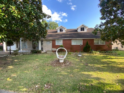Photo of 1504 E Saint Louis Street, West Frankfort, IL 62896 (MLS # 12722914)