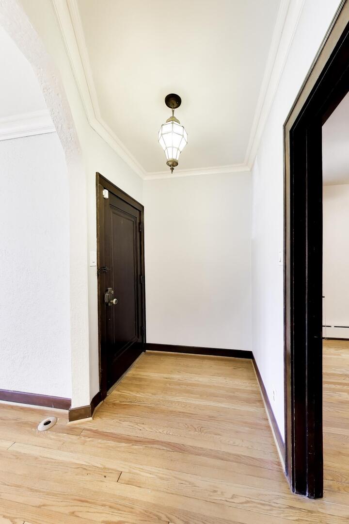 5907 N Rockwell Street