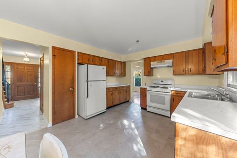 Tiny photo for 607 E Wilson Avenue, Lombard, IL 60148 (MLS # 12498360)