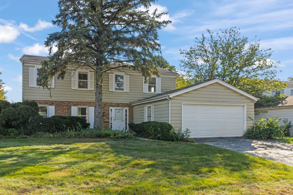 Photo for 607 E Wilson Avenue, Lombard, IL 60148 (MLS # 12498360)