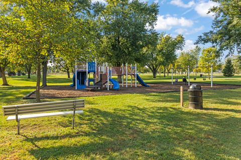 Tiny photo for 607 E Wilson Avenue, Lombard, IL 60148 (MLS # 12498360)