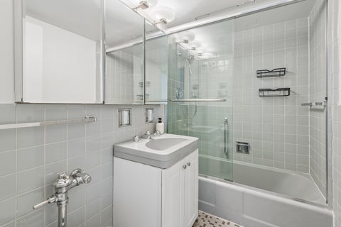 Tiny photo for 253 E Delaware Place #7H, Chicago, IL 60611 (MLS # 12655317)