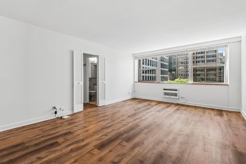 Tiny photo for 253 E Delaware Place #7H, Chicago, IL 60611 (MLS # 12655317)