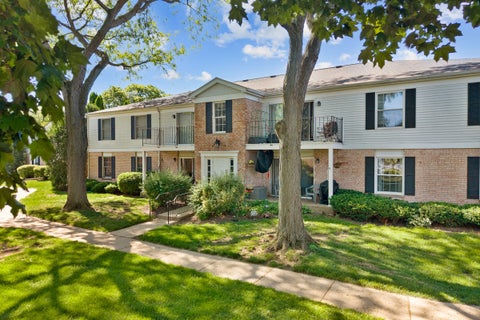 Tiny photo for 981 Golf Course Road #3, Crystal Lake, IL 60014 (MLS # 12660669)