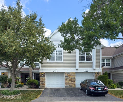 Photo of 9359 BROCKTON Lane #0, Des Plaines, IL 60016 (MLS # 12703977)
