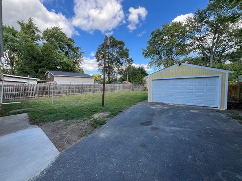 Tiny photo for 836 S Sumner Avenue, Aurora, IL 60505 (MLS # 12435924)