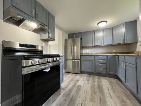 Tiny photo for 836 S Sumner Avenue, Aurora, IL 60505 (MLS # 12435924)