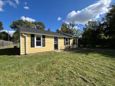 Tiny photo for 836 S Sumner Avenue, Aurora, IL 60505 (MLS # 12435924)