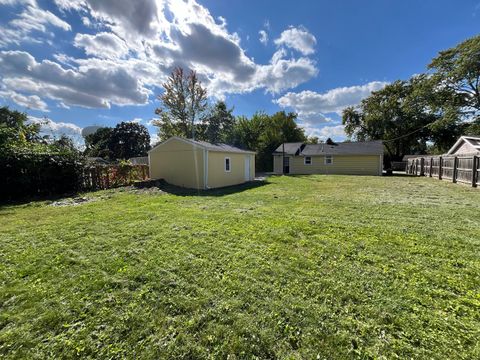 Tiny photo for 836 S Sumner Avenue, Aurora, IL 60505 (MLS # 12435924)