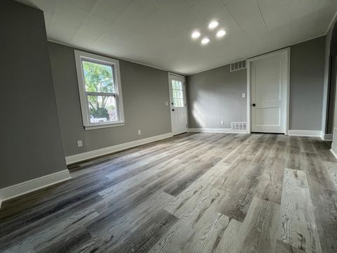 Tiny photo for 836 S Sumner Avenue, Aurora, IL 60505 (MLS # 12435924)