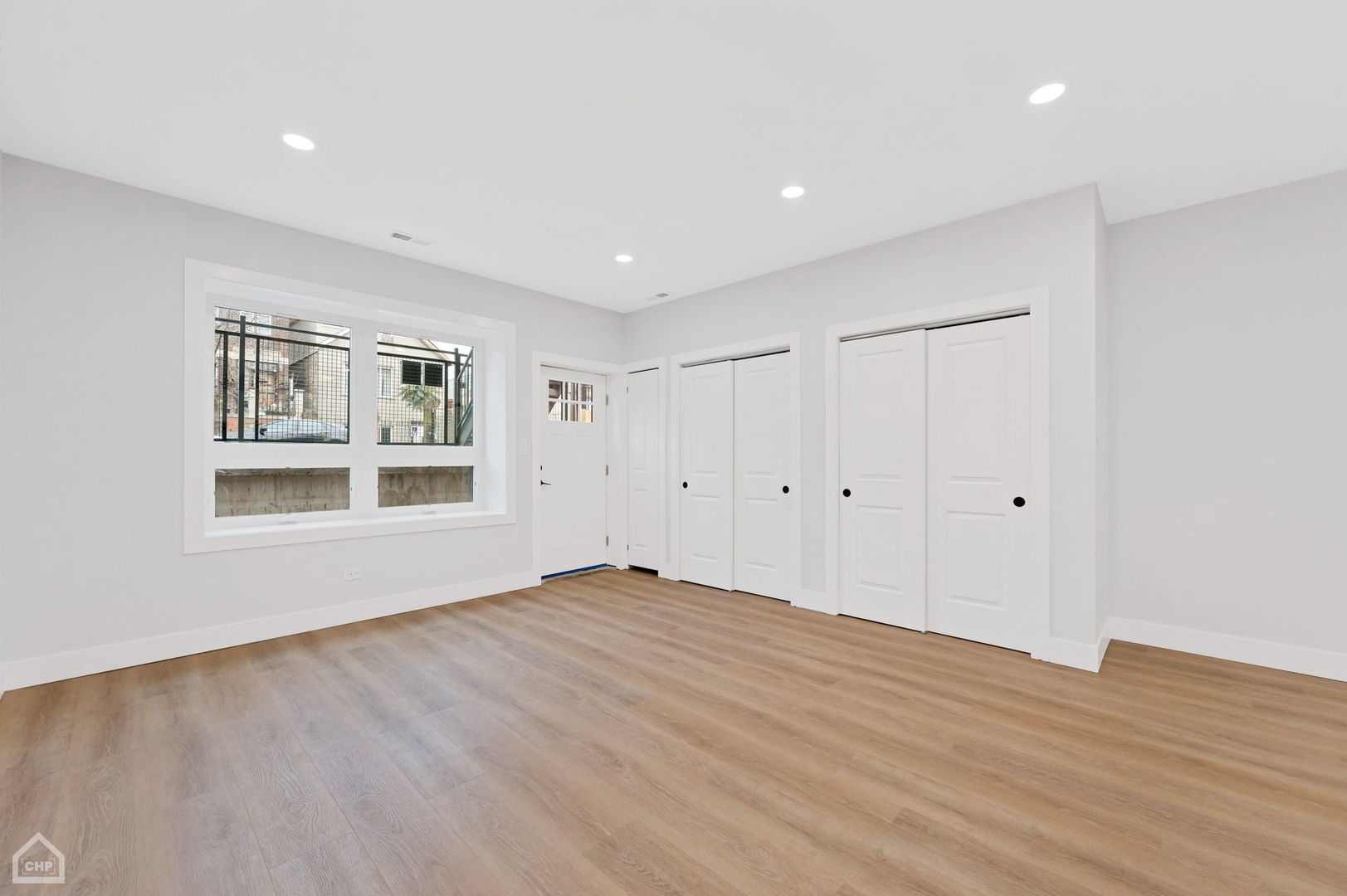 2132 S Fairfield Avenue 1