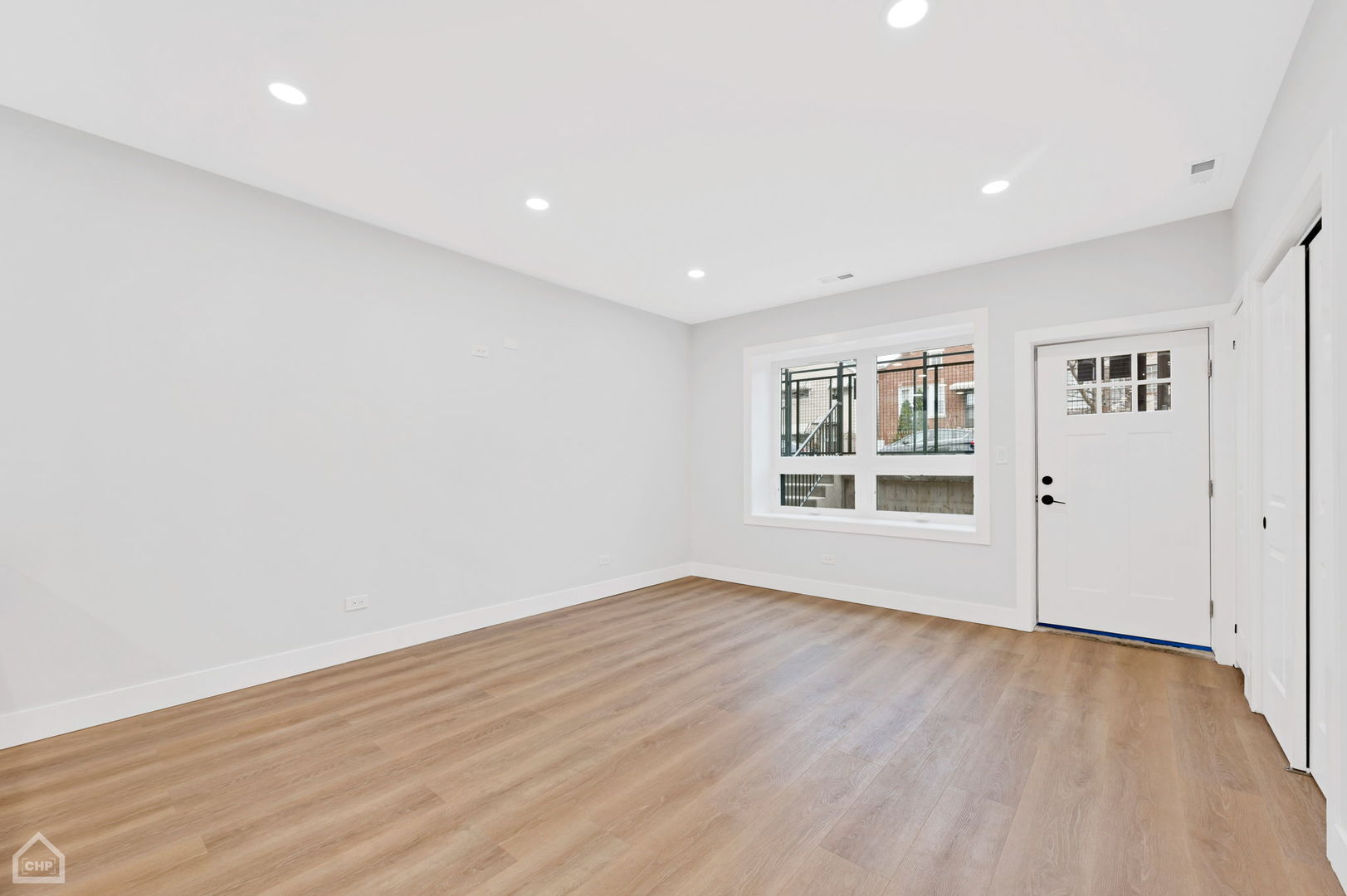 2132 S Fairfield Avenue 1