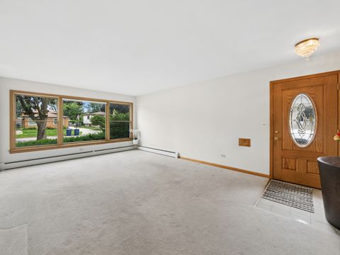 Tiny photo for 1714 Sycamore Street, Des Plaines, IL 60018 (MLS # 12689592)