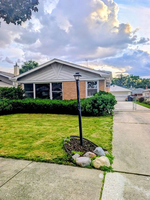 Tiny photo for 1714 Sycamore Street, Des Plaines, IL 60018 (MLS # 12689592)