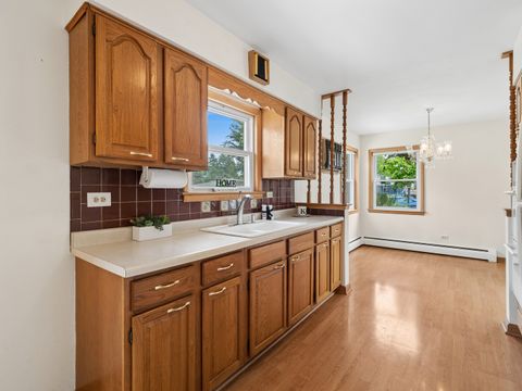 Tiny photo for 1714 Sycamore Street, Des Plaines, IL 60018 (MLS # 12689592)