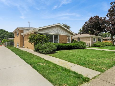 Tiny photo for 1714 Sycamore Street, Des Plaines, IL 60018 (MLS # 12689592)