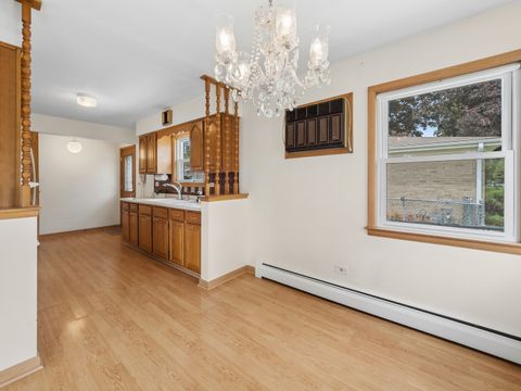 Tiny photo for 1714 Sycamore Street, Des Plaines, IL 60018 (MLS # 12689592)