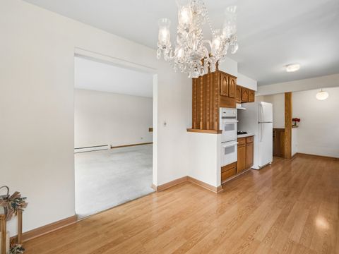 Tiny photo for 1714 Sycamore Street, Des Plaines, IL 60018 (MLS # 12689592)