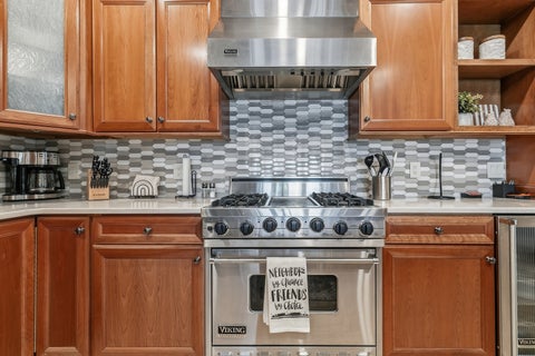 Tiny photo for 19 Villa Drive, Hampton, IL 61256 (MLS # 12652167)