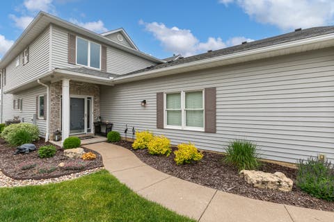 Tiny photo for 19 Villa Drive, Hampton, IL 61256 (MLS # 12652167)