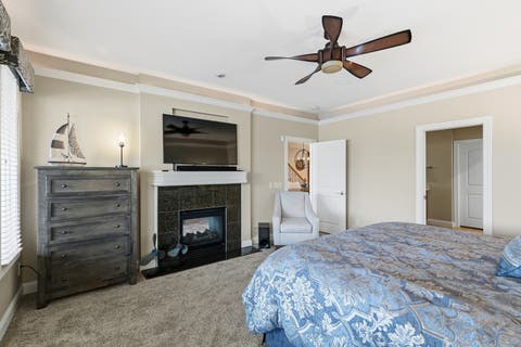 Tiny photo for 19 Villa Drive, Hampton, IL 61256 (MLS # 12652167)