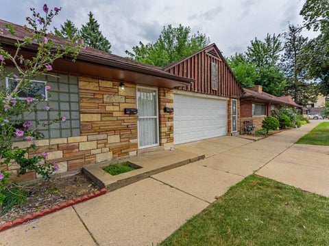 Tiny photo for 3847 Euclid Avenue, Berwyn, IL 60402 (MLS # 12721570)