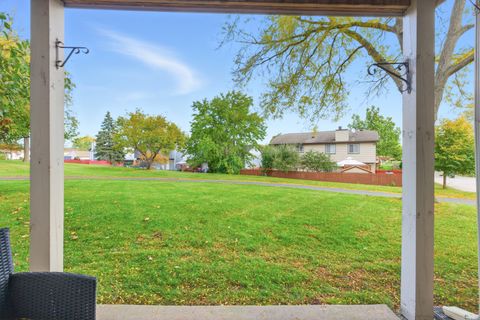 Tiny photo for 1924 Quaker Hollow Lane, Streamwood, IL 60107 (MLS # 12500232)