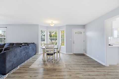 Tiny photo for 1924 Quaker Hollow Lane, Streamwood, IL 60107 (MLS # 12500232)