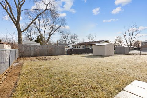 A home in Elk Grove Village