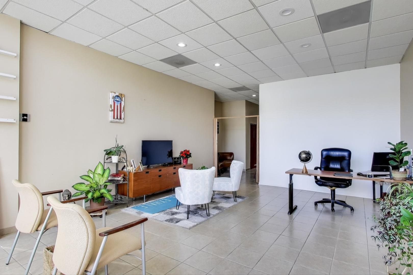 4346 N Pulaski Road C